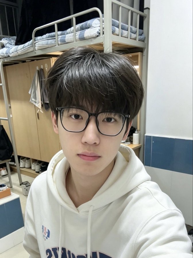 ddd0_0_'s tweet photo. 合肥有大学生男娘吗 https://t.co/BFfSZKrDmH