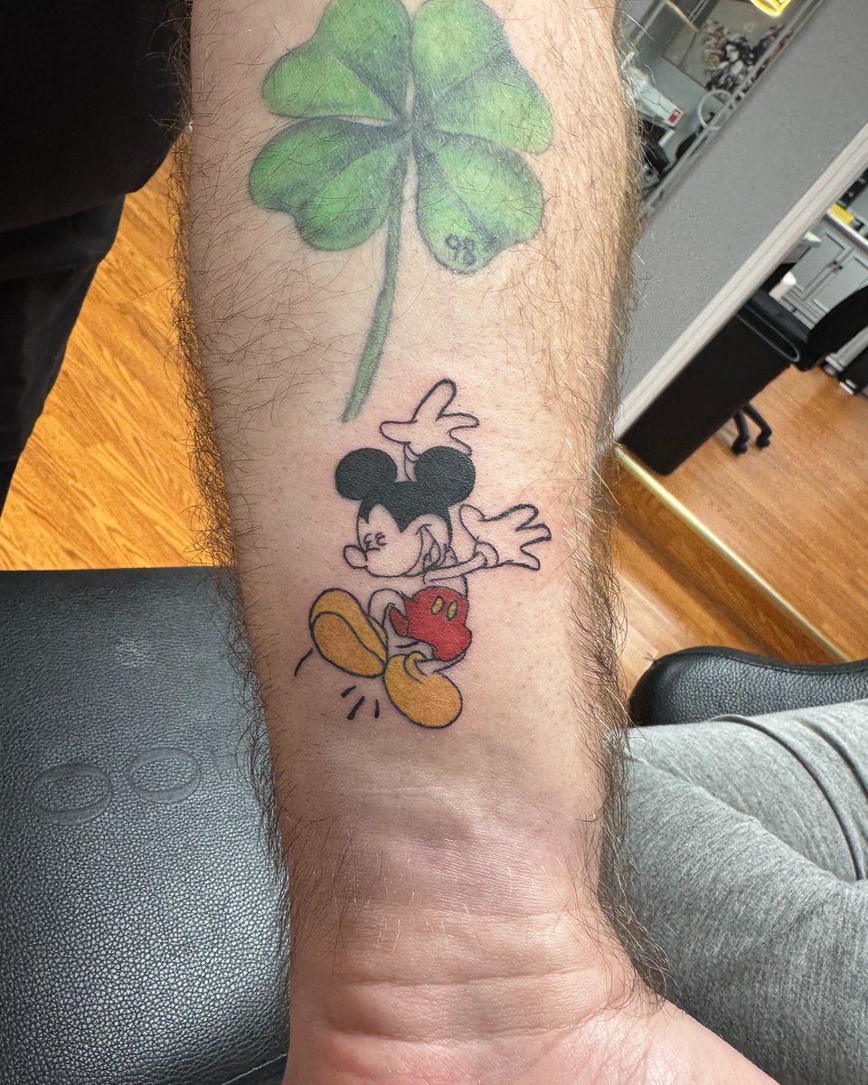 SheridanLopera's tweet photo. Bringing a little Disney magic to life! Mickey and Minnie forever. https://t.co/LP0u3xZ3fH