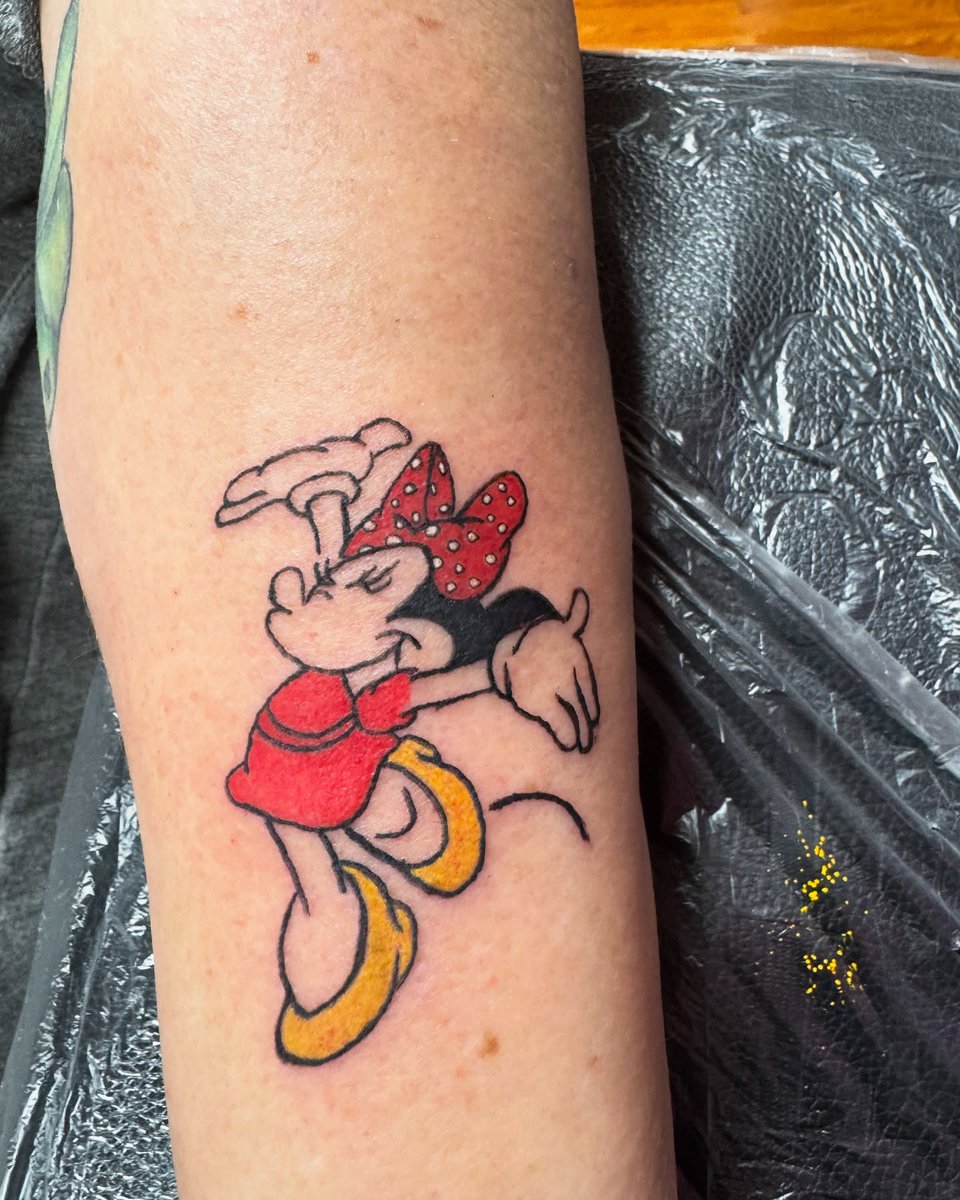 SheridanLopera's tweet photo. Bringing a little Disney magic to life! Mickey and Minnie forever. https://t.co/LP0u3xZ3fH