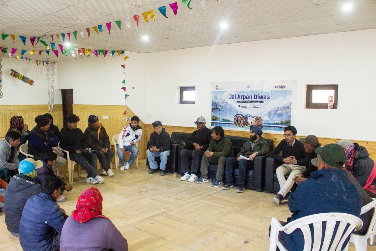 ice_leh's tweet photo. Jal Arpan Diwas celebrated at Shachukul-border village. PHED officials promptly resolved minor issues like leakage raised by villagers. Huge participation marked the event, which concluded with the core agenda of Jal Arpan Diwas, reinforcing community-led water management. https://t.co/pqZk0Dkvjj