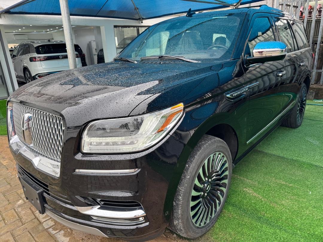 SundayJasp71945's tweet photo. Brand New 2022 Lincoln Navigator PRESIDENTIAL Available for sale now.
Price: 200 Million Naira Only
Showroom: Gana Street, Maitama, Abuja.
WhatsApp/Call: 07079630275
Free Doorstep Delivery Nationwide.
#forsale #dmnow #doorstepdeliveryavailable #nationwidedelivery #nigeria https://t.co/6Ft6JaTUNI
