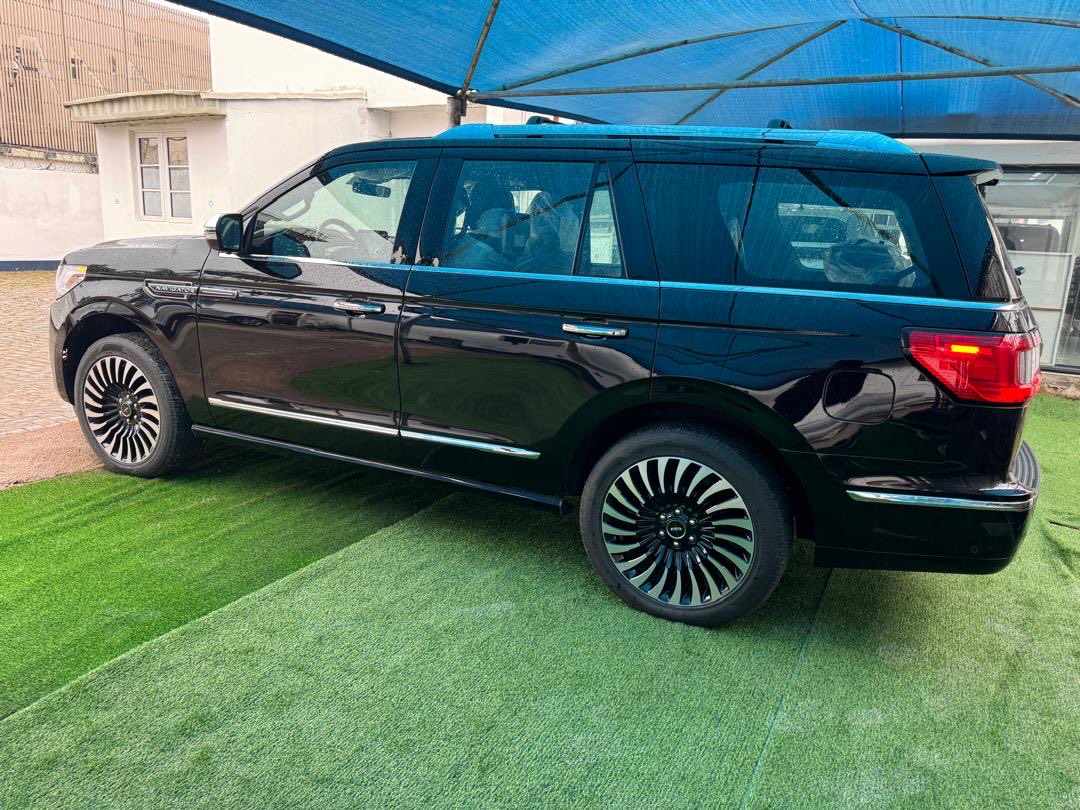 SundayJasp71945's tweet photo. Brand New 2022 Lincoln Navigator PRESIDENTIAL Available for sale now.
Price: 200 Million Naira Only
Showroom: Gana Street, Maitama, Abuja.
WhatsApp/Call: 07079630275
Free Doorstep Delivery Nationwide.
#forsale #dmnow #doorstepdeliveryavailable #nationwidedelivery #nigeria https://t.co/6Ft6JaTUNI