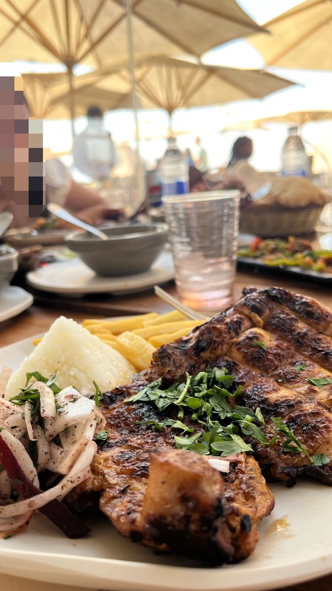 Ghada_Elsayd's tweet photo. كل مرة بنبهر إن في pyramids lounge بينزلوا الرز بشكل هرمي وإحنا قدام الأهرامات https://t.co/VAZ1GtMN1H