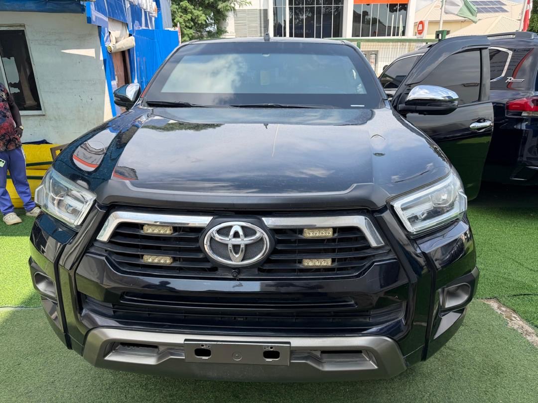 SundayJasp71945's tweet photo. BULLETPROOF 2021 Toyota Adventure Hilux (V6 Engine) available for sale now.

Price: 98 Million Naira Only 
Location: Maitama, Abuja.

WhatsApp/Call: 07079630275 https://t.co/VDJlqN2sJj