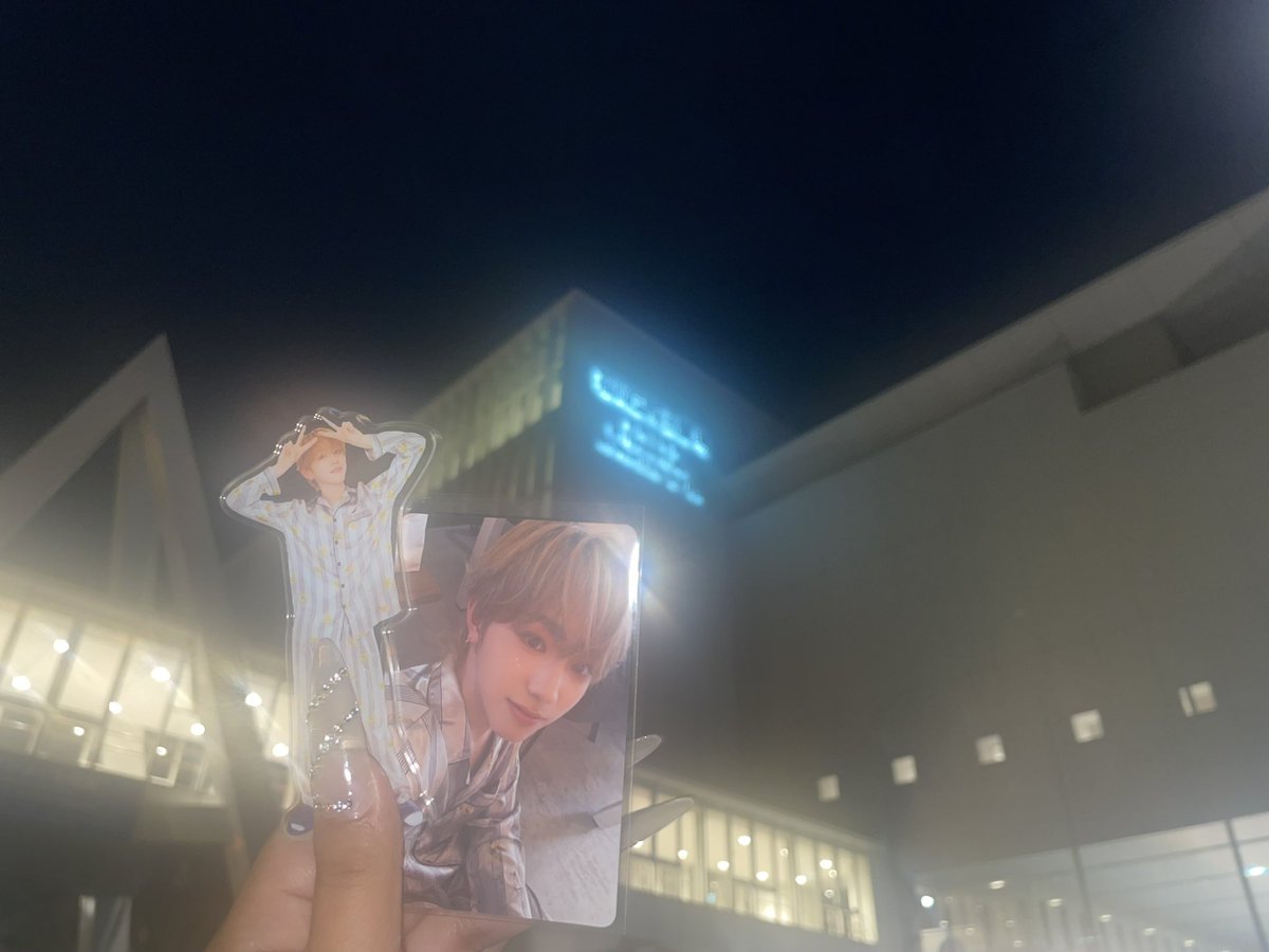 44_2ai's tweet photo. 初！wild blueのライブ参戦したー‼︎楽しかったーー🎶ランダ��のトレカもまさかの自引き！嬉しすぎっ。最後のお見送りハイタッチ緊張しすぎてなーんも言葉発せなかった笑私が小さいのもあるけど、皆身長も高いし肌も綺麗で見惚れてしまった

#wildblue #池田優斗 #鈴川直弥 #宮武颯 #鈴陽向 #山下幸輝 https://t.co/6O8FE6hujN