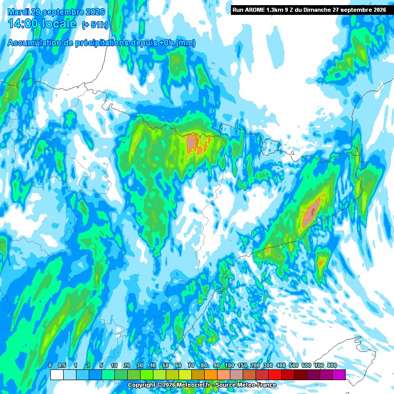 P4Estacions's tweet photo. Així ha sortit Arome per a les pròximes 48h!🚨‼️

👉 Ens mostra alguns patacs d’aigua que podrien superar els 100-150mm 😱 a punts del litoral i prelitoral central de cara a la nit i matinada de dimarts.

#Projecte4Estacions https://t.co/u8CGWDYMrs