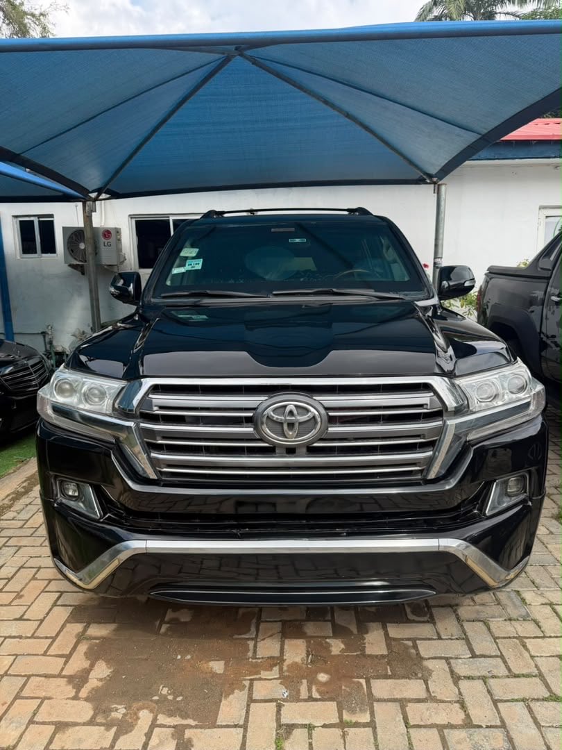 SundayJasp71945's tweet photo. Bulletproof 2012 Toyota Land Cruiser (V8) available for sale now.

Price: 73 Million Naira Only 
Location: Gana Street, Maitama, Abuja.

WhatsApp/Call: 07079630275 https://t.co/Mcp1cy8U3c