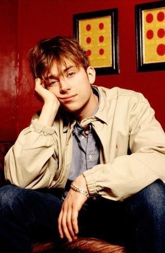 diddle_dingle's tweet photo. Angels are real, and its damon albarn https://t.co/djNne4K3qn