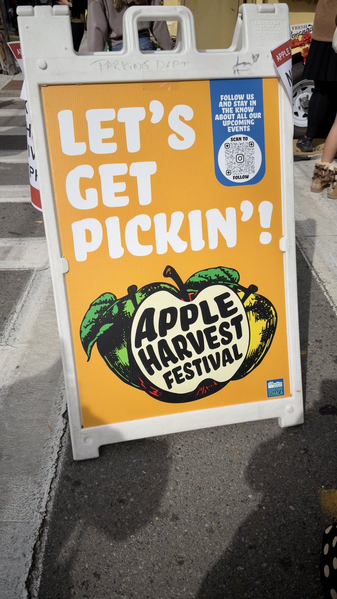leawebbforny's tweet photo. The Apple Harvest Festival in Ithaca absolutely showed out this year. I had an amazing time visiting all of the local vendors and chatting with community members along the way. Thank you to all of the volunteers and people who make this annual event so great each year. https://t.co/MiH1NCcIjA
