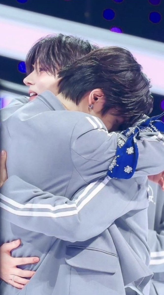 rose_sangwon's tweet photo. 今日はサンリオが出会った記念日だね😭
出会って9年、ALD1としてもう一度同じ夢を叶えて1年だねㅠㅠ
生まれた国も育った環境もも性格も全てが違うし、友達だってそれぞれいるのに練習生として出会ってアイドルとして活動してるのは奇跡だし運命だと思う🥹ふたりにとって幸せな9年目でありますように！ https://t.co/Z5dmTySpuU
