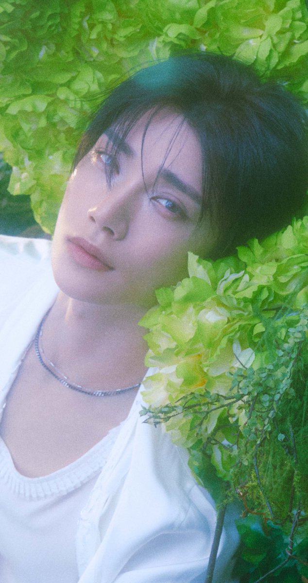 diorjww's tweet photo. THIS LEVEL OF BEAUTY IS ABSURD. JOSHUA HONG, YOU ARE MAKING ME GO CRAZIER! https://t.co/YTC5LJgYTv