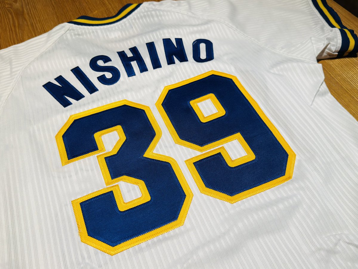 Moutooon's tweet photo. 西野の引退試合観た...
ルーキー時の活躍を見てユニフォームもいくつか買って応援してたけど本当に好きな選手だった
最終打席の2塁打はらしいバッティングで感動した😭
 #ありがとうまーさん https://t.co/QFPu58HP9F