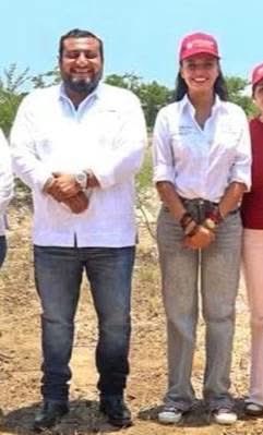 LagarrapataS22's tweet photo. Noé Jara Cruz va por el botín del IEEPO

El nombramiento de Fernanda Magdalena Chávez Cruz al frente del @IEEPOGobOax no es más que una simulación para entronizar al verdadero poder en las sombras: Noé Jara Cruz (@noejaracruz).
Apenas asumido el cargo el oficial mayor Abel de Jesús Leyva Gandarillas, comenzó la operación cicatriz y chantaje, a espaldas de la dirigencia formal de la @Seccion22Cencos, operadores del IEEPO tejen reuniones clandestinas para someter o comprar a las corrientes del magisterio y alinearlas a la agenda del hermano del gobernador.
La jugada es descarada y criminal, convertir el presupuesto educativo de Oaxaca en la caja chica de Noé Jara para extorsionar, comprar voluntades y financiar la próxima contienda electoral. 
La misma red de coerción que opera con mototaxistas y el sector transporte ahora va por las partidas destinadas a la contratación de personal docente y administrativo.
Frente a la ingobernabilidad, Salomón Jara no actúa,acaba con la institucionalidad. 
Lejos de ofrecer certidumbre tras la detención de Miguel Sánchez Altamirano, “El Quetu”, aprovecha la coyuntura para consolidar el control absoluto de los recursos educativos en manos familiares. 
Fernanda Chávez no es una funcionaria: es el parapeto del nepotismo y la corrupción.