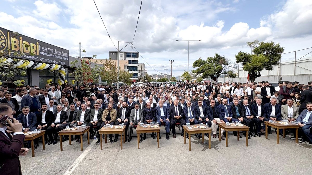 ZekiAras16's tweet photo. Dernekler sadece birer buluşma noktası değil, gençlerimize değerlerimizi aktaracağımız birer eğitim ve kültür yuvasıdır. 

Açılışını yaptığımız Bıdri Hasköy ve Civar Köyleri Derneği’nin hayırlı hizmetlere, güzel nesillerin yetişmesine vesile olmasını diliyorum. 

Derneğin kıymetli başkanı Naim Kayaalp ve güzide yönetimini tebrik ediyorum.