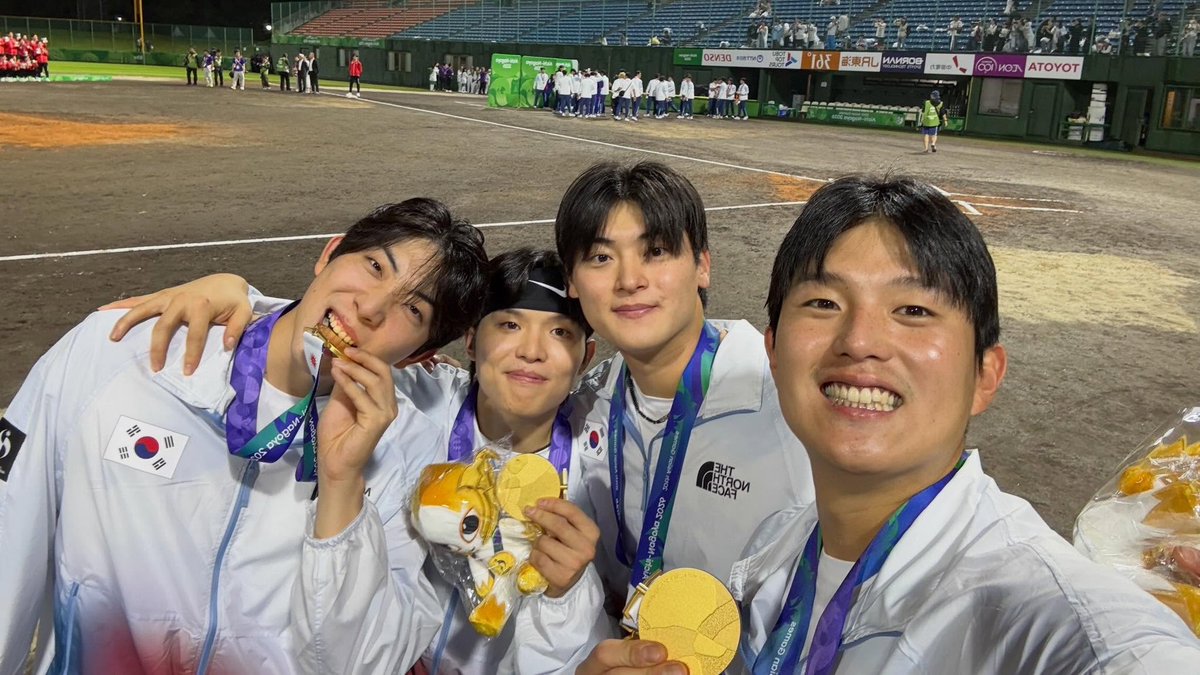 mylanders2's tweet photo. 죽다 https://t.co/u7KgGIrpSL