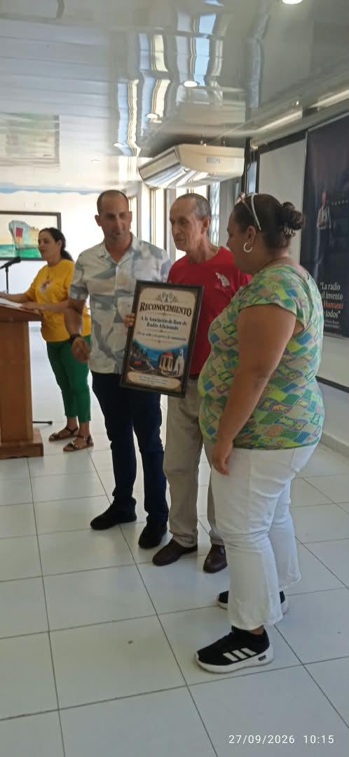 tvcaibarien's tweet photo. En imágenes, acto en#Caibarién de institución del 29 de septiembre como Día del Radioaficionado Cubano. 
#JuntosPorVillaClara
✍️📷 Oniel Álvarez https://t.co/fpvAbJAaji