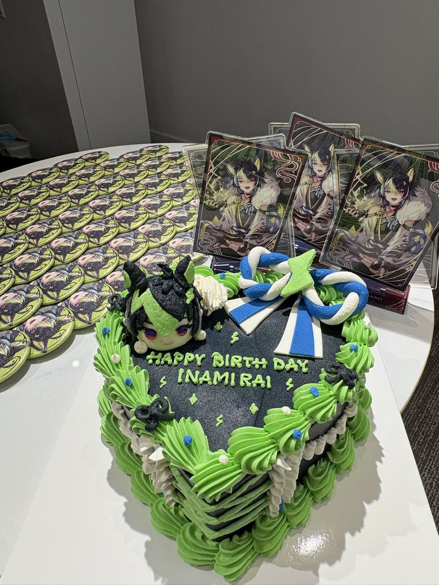_irnaaimi_'s tweet photo. オーダーと実際に届いたものが流行っているようなので^_  ̫_^っ🎂
叶えてくださるケーキ屋さんが神、という訳ですჱ̒՞ ̳ᴗ ̫ ᴗ ̳՞꒱ https://t.co/5IXtRyQVL1