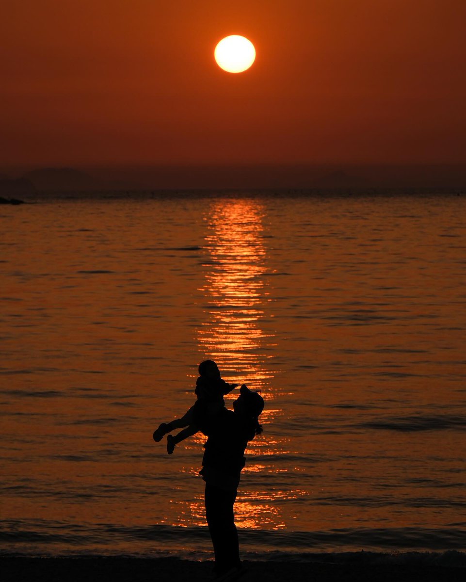 LaciWhittynt's tweet photo. With a breathtaking sunset, I finally lived out a moment I had imagined: with my father and my sons. It was a deeply grateful day. https://t.co/CHCUuLRYsa
