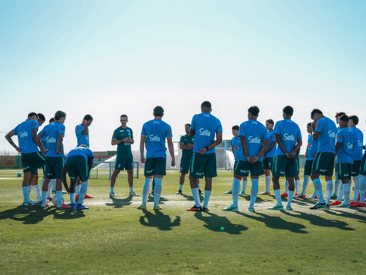 PinatarArena's tweet photo. 🇧🇷⚽️ Últimos retoques antes de su primer encuentro en los campos de Pinatar Arena.
Brasil Sub-20 completa su preparación en La Torre Golf antes de enfrentarse mañana a Dinamarca Sub-20, a las 18:00 h. 🏟️
🎟️ Entrada gratuita. ¡Os esperamos a todos!
#PinatarArena #BrasilSub20 https://t.co/gzyAGRWlXx