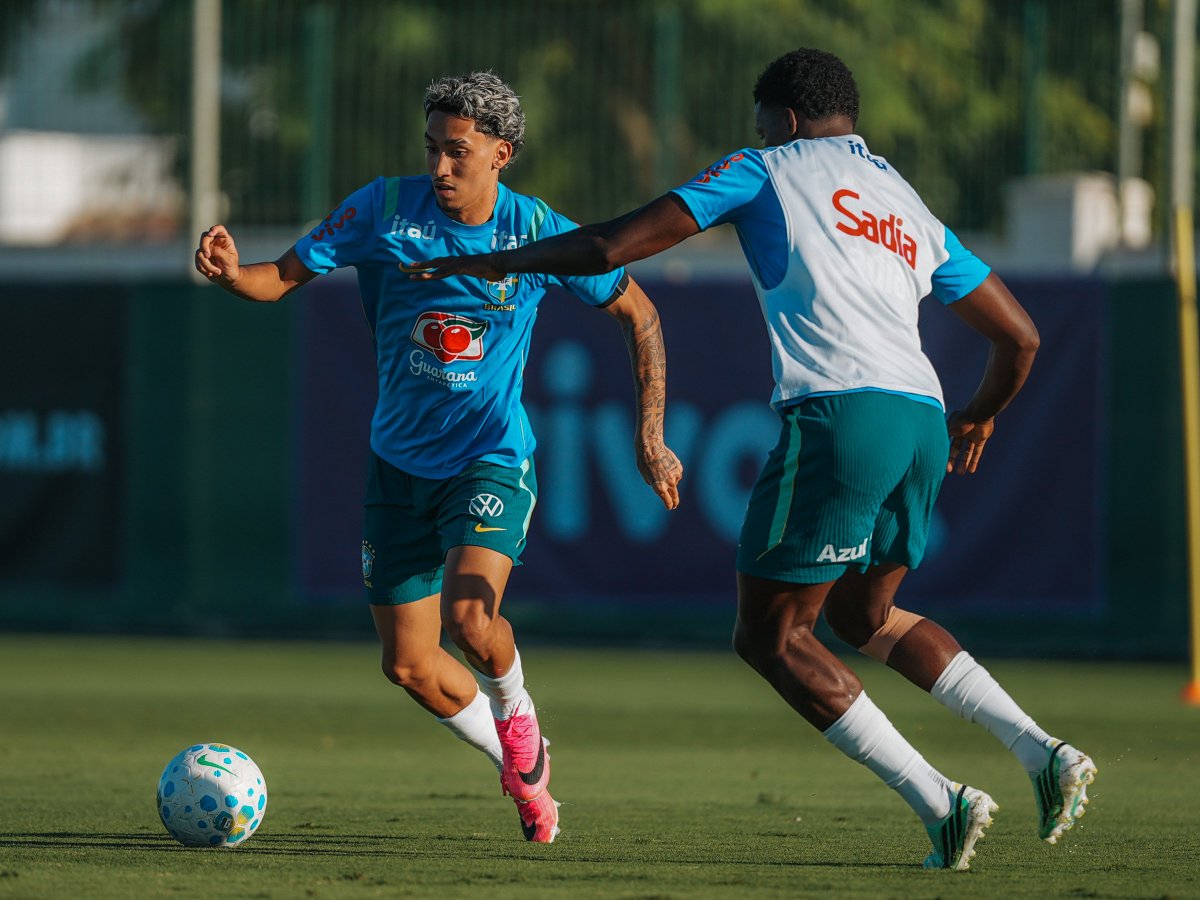 PinatarArena's tweet photo. 🇧🇷⚽️ Últimos retoques antes de su primer encuentro en los campos de Pinatar Arena.
Brasil Sub-20 completa su preparación en La Torre Golf antes de enfrentarse mañana a Dinamarca Sub-20, a las 18:00 h. 🏟️
🎟️ Entrada gratuita. ¡Os esperamos a todos!
#PinatarArena #BrasilSub20 https://t.co/gzyAGRWlXx
