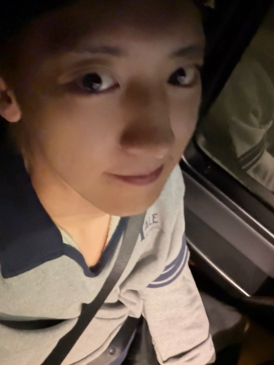 1127message's tweet photo. 260928 CHANYEOL 🍒💭

“Have you listened to the songs?”

[sends pic]

“Real-time update right before heading home after work"

#찬열버블 https://t.co/HnKUq1AKvw