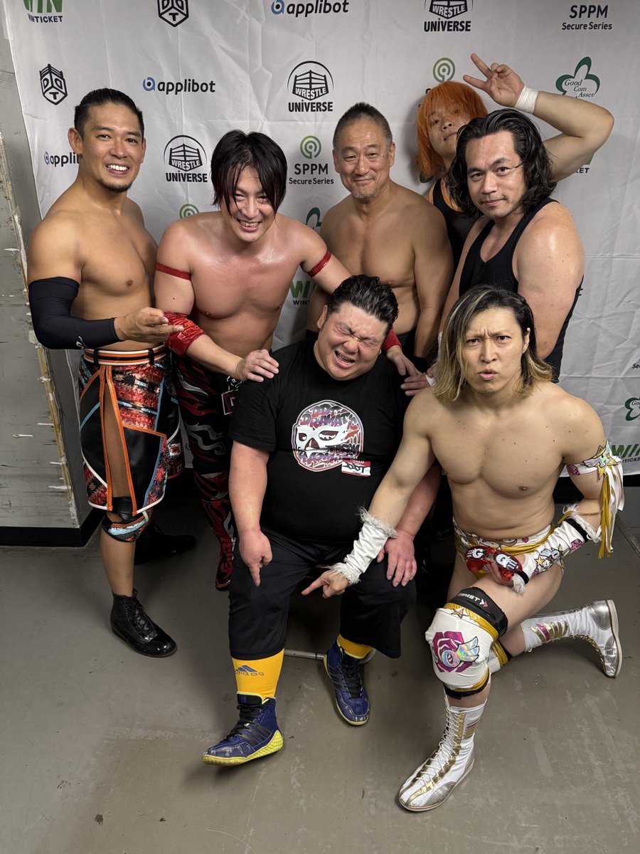 t346fire's tweet photo. 高尾蒼馬と伊橋剛太が9月いっぱいでDDTを退団します。DDT最後の新宿FACE大会で戦えて良かった！負けたけど清々しい気持ちです。高尾はフリーとして次の後楽園大会も出場しますし、この世界絶対にない、という事はないんです。またいつかどこかのリング上で会いましょう！17年間ありがとう！ #ddtpro https://t.co/lxvlUzBZYV