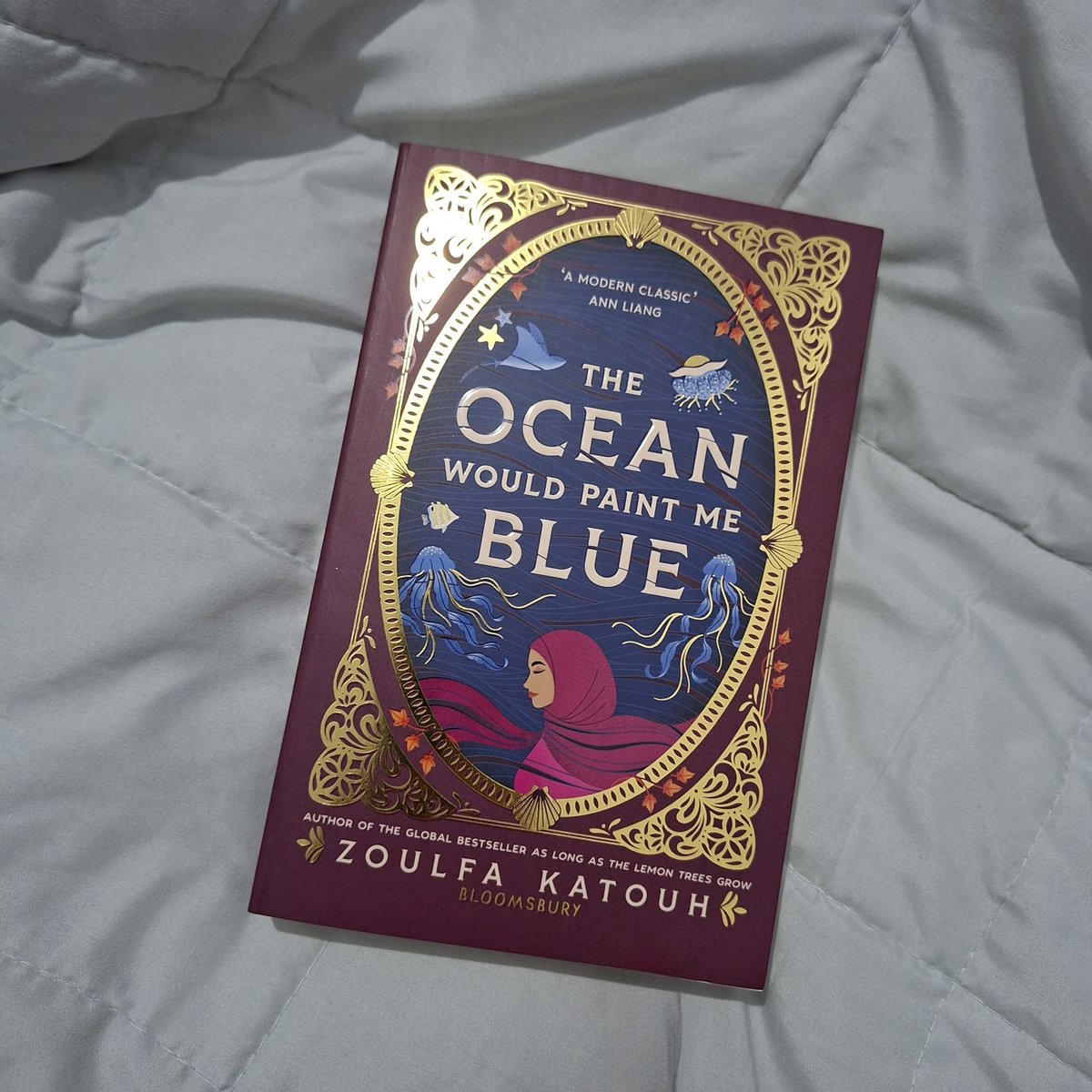 rfaaarf's tweet photo. Now reading this gorgeous book 😍 https://t.co/IcVe7foMJa