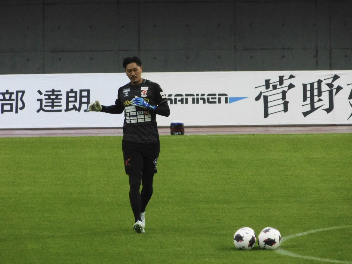 farbe_1917's tweet photo. ウォーミングアップ
vs長野パルセイロ

#吉丸絢梓 選手
.
#三浦知良 選手
.
#奥田晃也 選手
.
#千葉虎士 選手
.

#福島ユナイテッド https://t.co/3ngcynuHy4