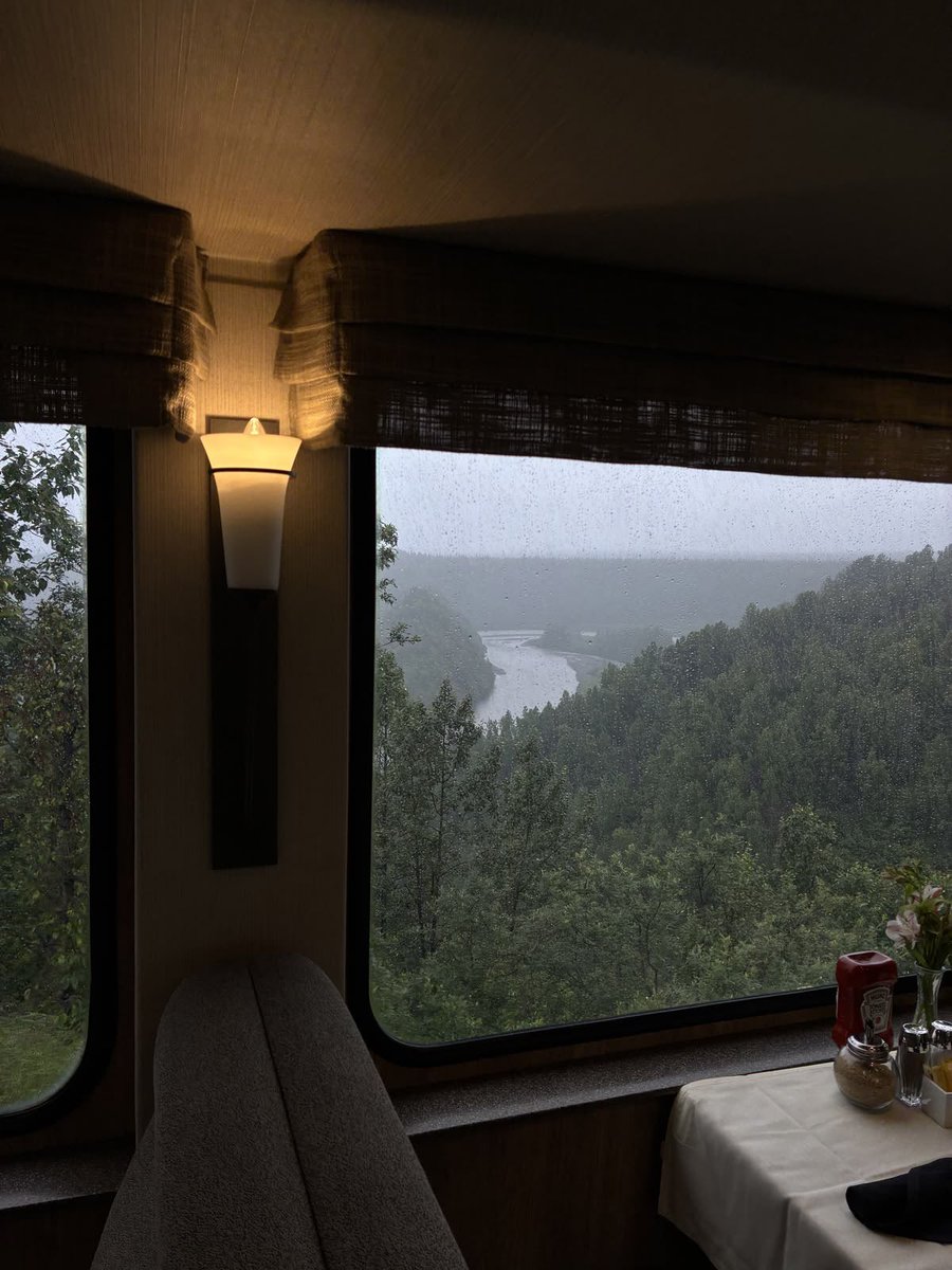 greenvibe's tweet photo. train views https://t.co/HMP4nN7Co3