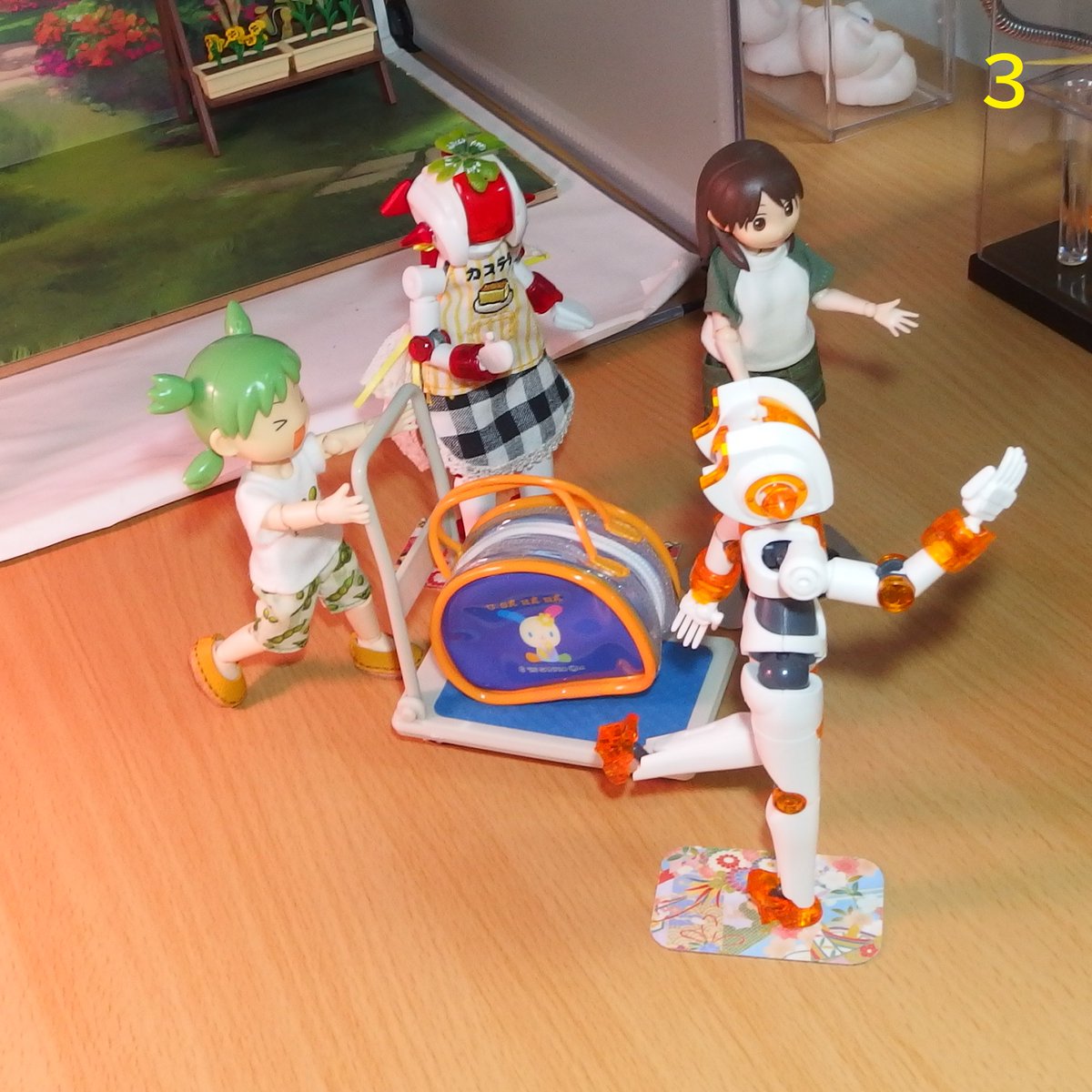 HeniTamanegi's tweet photo. サンリオキャラクターズ
平成ボストンバッグ風ミニポーチ　ウサハナ

十五夜でお団子をついてくれたミルクティさんが
土産にレトロなバッグをくれました🐰👜
約1/4サイズなのでよつばには大きかったですが
1/4のズザナちゃんに持っていくとぴったり！
ハル「スケバンとサンリオのコラボだね！」 https://t.co/cbquakreKV