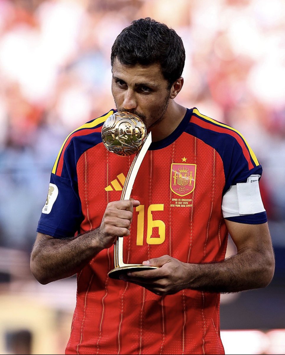gnf_ogo's tweet photo. Even Ronaldo all through his career has never been the best player at any international tournament, Rodri has 3. 

the only funny winner here is Dembele. https://t.co/zKY7vMftxc