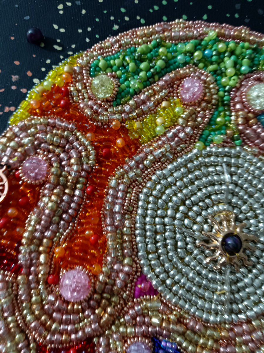 _EclipsedArts_'s tweet photo. A week of work, over 3 spools of thread and over 200 beads! I finally finished!
#acrylicpaint #beadwork on #canvas https://t.co/Dem8Wit2Fh