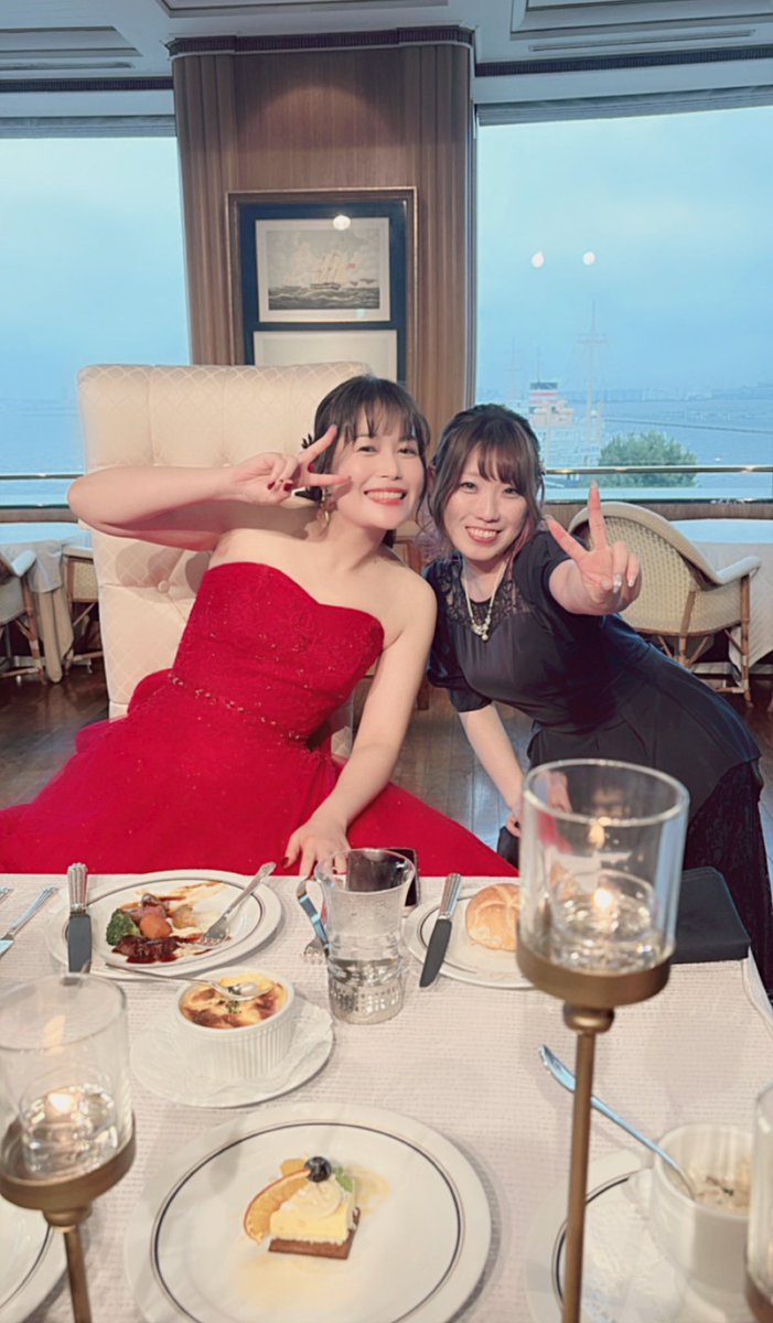 y8__nyaR's tweet photo. 大好きな親友の結婚式🫶🏻
スピーチ任せてくれて、ブーケもくれてありがとう
本当に綺麗だった￼😭😭😭
心からおめでとう〜！！！！！
末長くお幸せに https://t.co/uYtZASlB3F