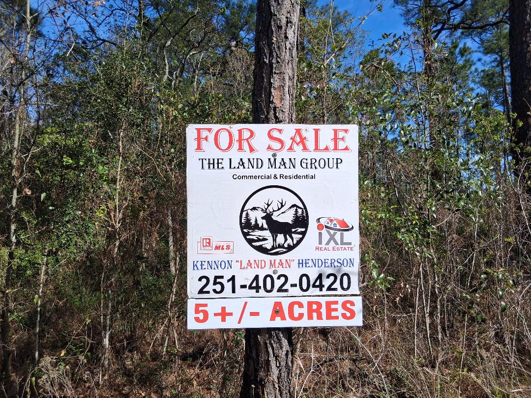kennonhen's tweet photo. The Land Man Has 2 Camper Spots on 5 Acres in Coden Alabama 

Brokered by IXL Real Estate 

Kennon " Land Man " Henderson 
251-402-0420

Johnson Rd Coden, AL 36523
Priced at 80,000

No Owner Financing &amp; Not for Lease https://t.co/iuNTn6vUBj
