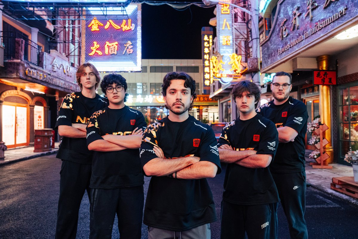 ValorantEsports's tweet photo. 4 matches. 8 maps played. 8 maps won.
Americas brought the heat to #VALORANTChampions https://t.co/cgy0C6Dlxd