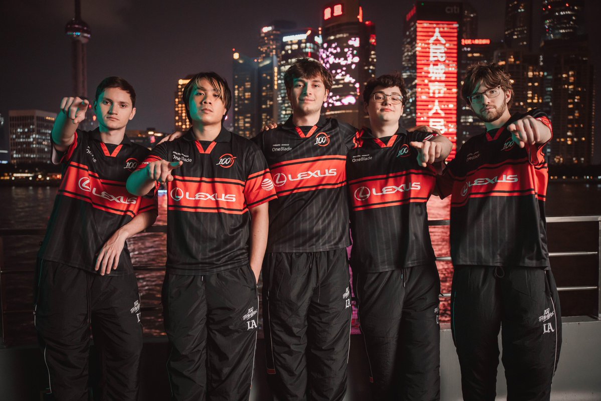 ValorantEsports's tweet photo. 4 matches. 8 maps played. 8 maps won.
Americas brought the heat to #VALORANTChampions https://t.co/cgy0C6Dlxd