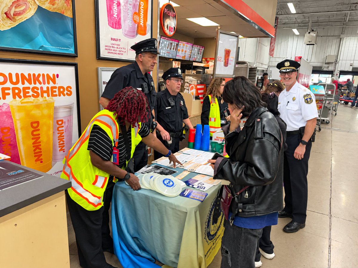 PPD07Dist's tweet photo. Captain Steven O’Brien and the Community Team from the 7th District joined the community at BJ’s for Coffee with a Cop, enjoying good conversation, meeting residents, and building stronger relationships with the community. https://t.co/Mr1KdvVXXb