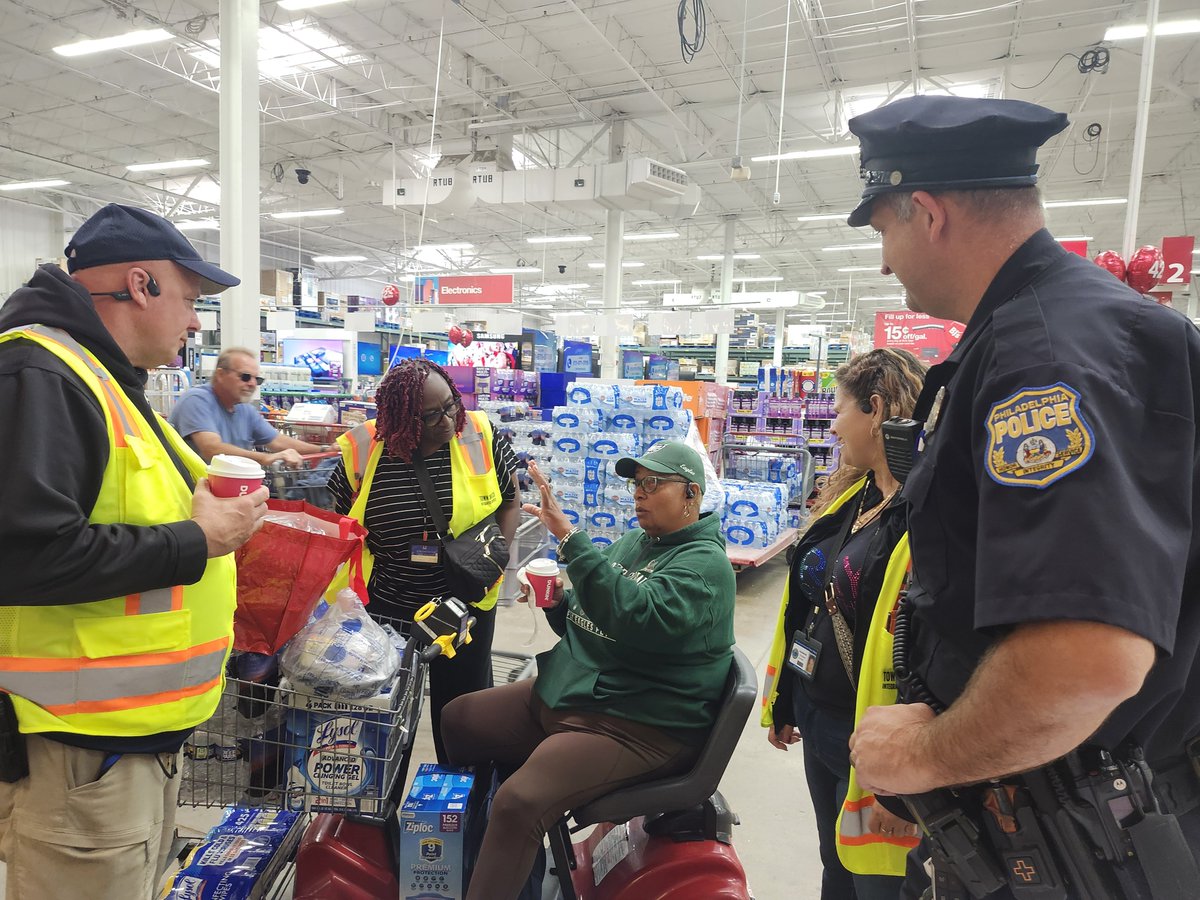 PPD07Dist's tweet photo. Captain Steven O’Brien and the Community Team from the 7th District joined the community at BJ’s for Coffee with a Cop, enjoying good conversation, meeting residents, and building stronger relationships with the community. https://t.co/Mr1KdvVXXb