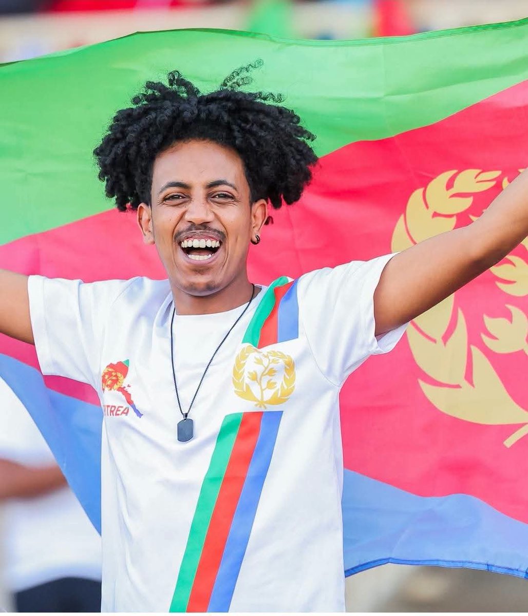 GhideonMusa's tweet photo. This is us: the people and the flag. 🇪🇷 https://t.co/we0oLfFWOb