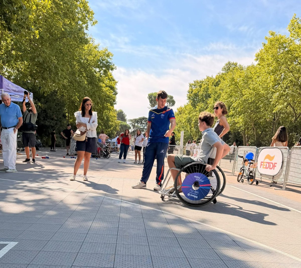 FEDEDDF's tweet photo. Jornada muy bonita en el 'Día del deporte olímpico y paralímpico' del ayuntamiento de @MADRID 

💪 Seguimos acercando el deporte de personas con discapacidad a la gente
#deporteinclusivo #deporteydiscapacidad https://t.co/k54ew0IowT