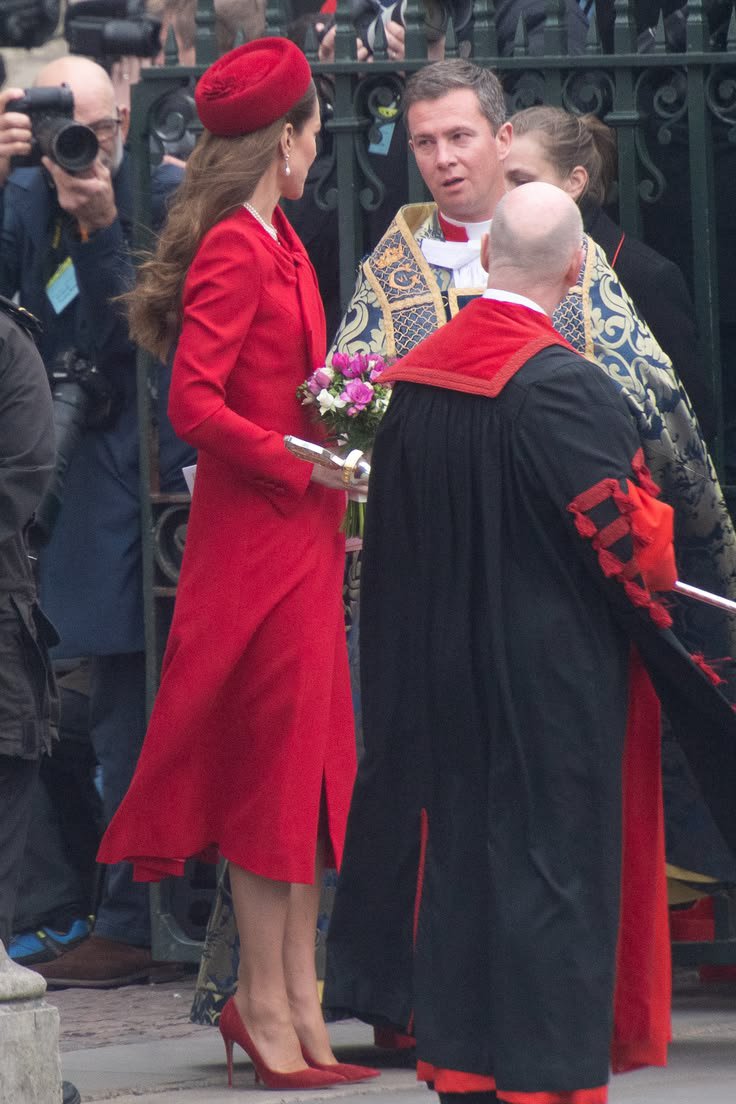 princessCahfc's tweet photo. Happy Sunday to you all wishing you all a great and wonderful day 💖🥰 https://t.co/yjvjxw7FC5