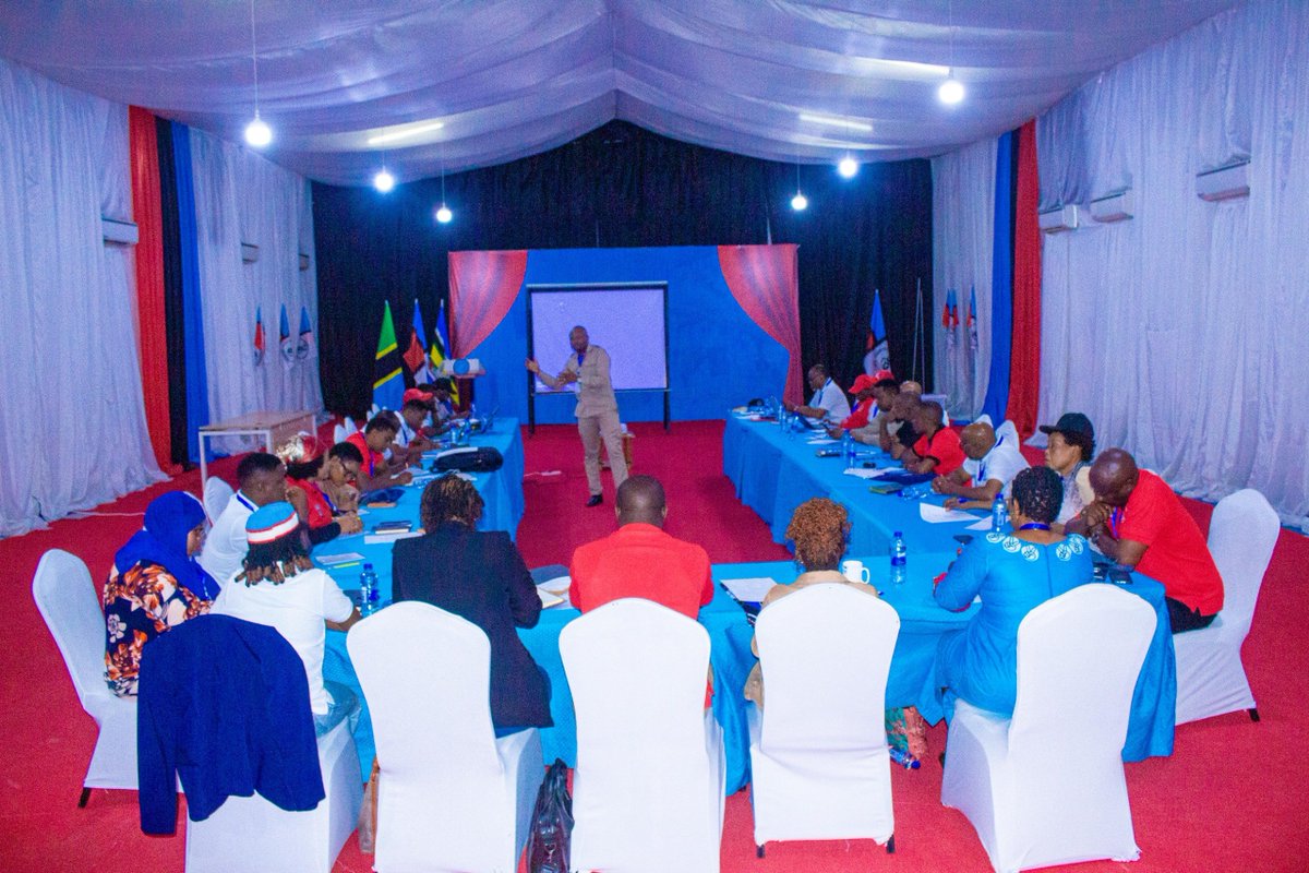 ChademaTZ2's tweet photo. Leo, Septemba 27, 2026, CHADEMA imefanya warsha iliyowakutanisha viongozi wa Chama ngazi ya Taifa na viongozi wa Kanda. Warsha hiyo imefanyika katika Makao Makuu ya Chama, Edwin Mtei House, Mikocheni, Dar es Salaam. https://t.co/je3tgueKNS