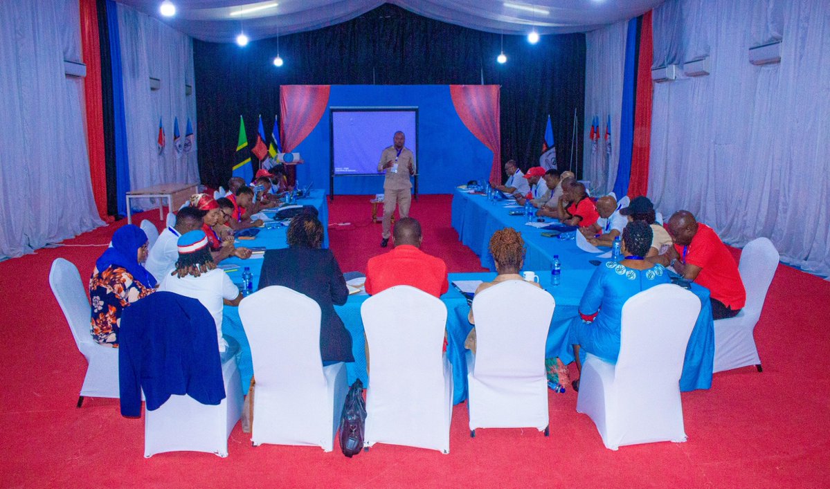 ChademaTZ2's tweet photo. Leo, Septemba 27, 2026, CHADEMA imefanya warsha iliyowakutanisha viongozi wa Chama ngazi ya Taifa na viongozi wa Kanda. Warsha hiyo imefanyika katika Makao Makuu ya Chama, Edwin Mtei House, Mikocheni, Dar es Salaam. https://t.co/je3tgueKNS