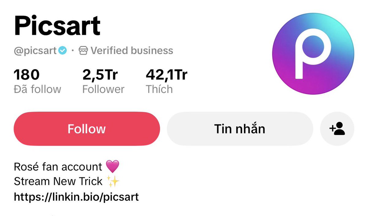 Mygoldenrosievn's tweet photo. The official TikTok account of Picsart has “Rosé fan account” in its bio and is also asking fans to stream “New Trick.” Lmaoo😭😭😭 https://t.co/hkNYOus3oe