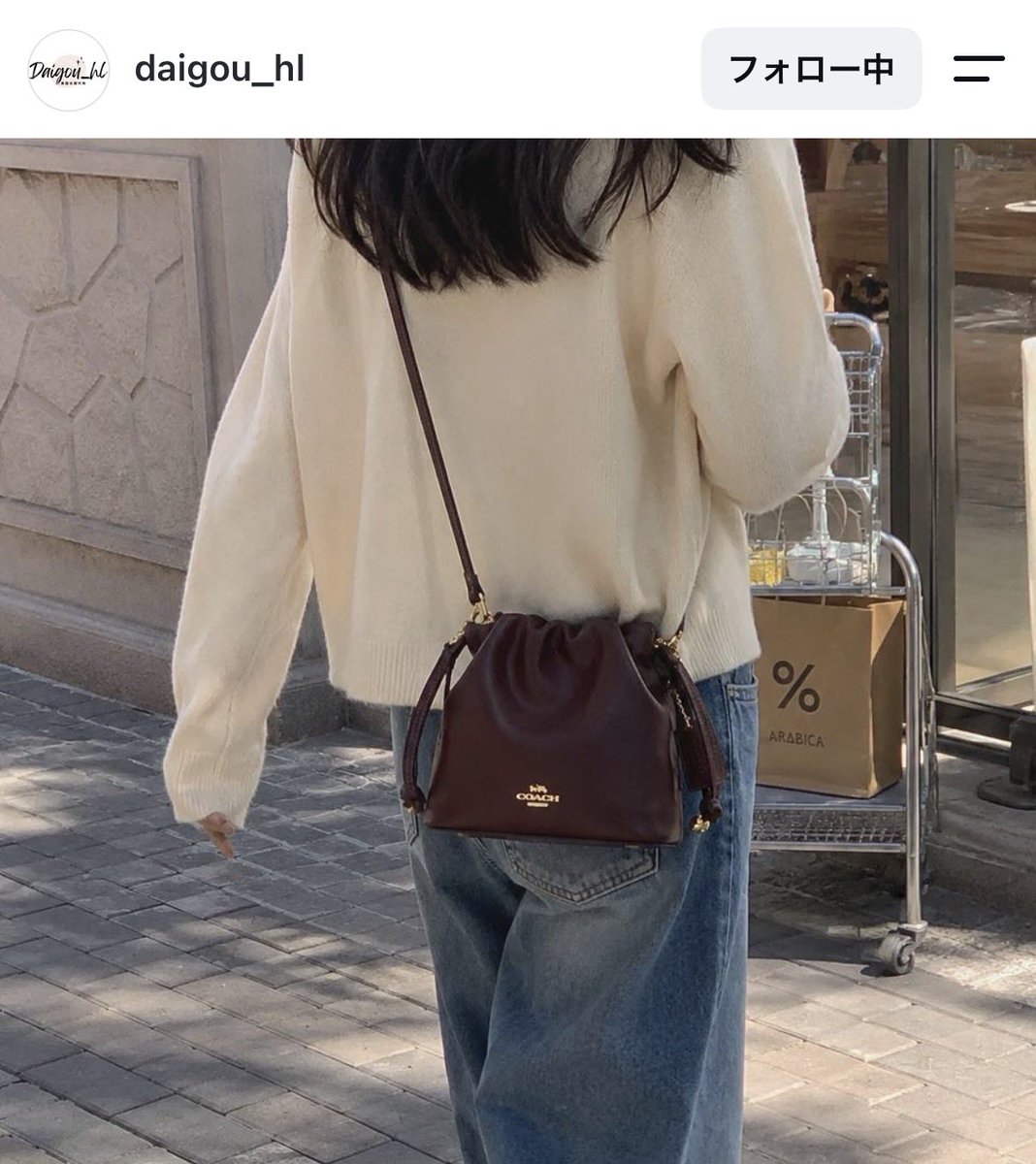 yu__624777's tweet photo. 韓国で売り切れてるcoachのコレ👜
巾着型のバッグがカワイすぎる（ ܸʚ̴̶̷̷⩊ʚ̴̶̷̷ ܸ）💖
バッグ好きって、何個バッグあっても足りないよね❓❓ https://t.co/ekusp1ZIVF