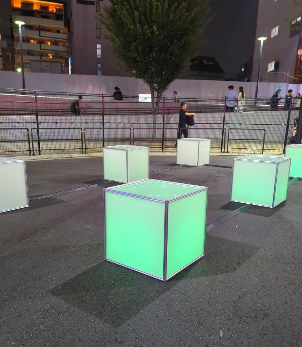 daringcra's tweet photo. 下北沢に"あの箱"あってエグい https://t.co/0BdxSuYyUg