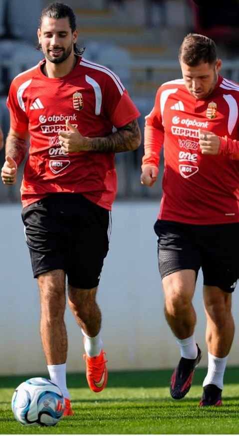Anfield_eraa's tweet photo. Szoboszlai and the Hungarian national team are already working hard ahead of the Northern Ireland game. We’re looking forward, not back. 🇭🇺🔥 https://t.co/S3wFcJPbwH