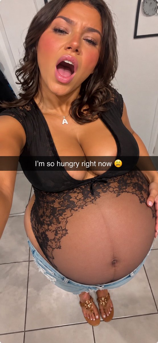 Zues_the_pit's tweet photo. Hungry f(r)at girl 
#vorebelly #vore #morph #gigantess #sizetwitter https://t.co/zdF76H3LZt