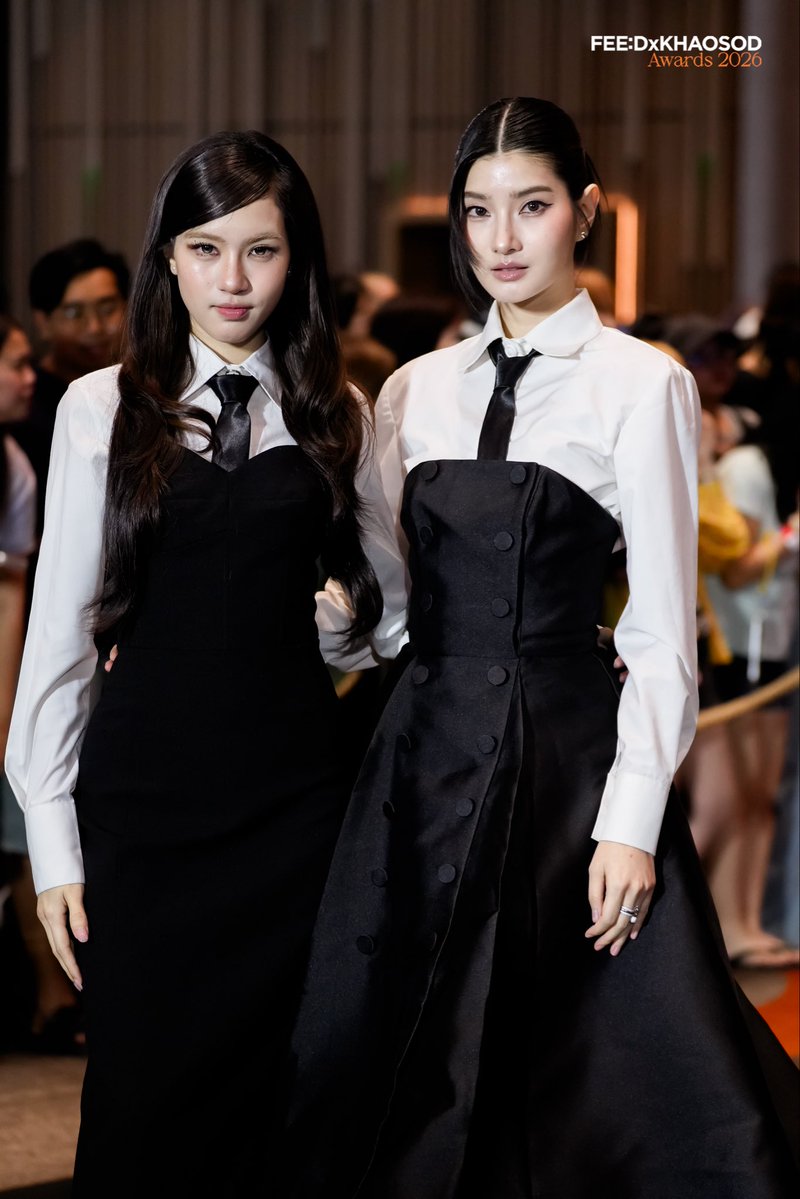 feed_4_future's tweet photo. “เมเบิ้ล-แป้งจี่” ร่วมเดิน Black Carpet ในงาน FEED X KHAOSOD AWARDS 2026
.
#FEEDxKHAOSODAwards2026 https://t.co/5TNfZkrdy2