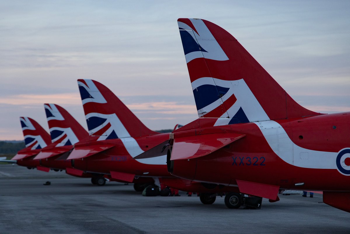 rafredarrows's tweet photo. 🇫🇷 Beautiful light for the Red Arrows’ arrival at Le Touquet Elizabeth II Airport.

The Red Arrows flew to France yesterday, ready for today’s Le Touquet airshow.

#RedArrows | #France | #letouquet | #RAF https://t.co/AmIR8YORl9